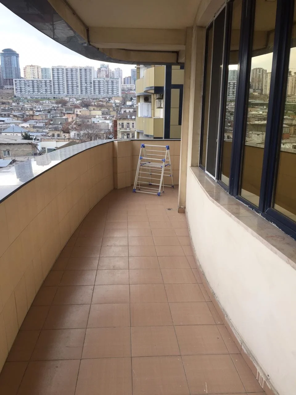 Kirayə 3 otaqlı Mənzil 280 m² Yasamal r.