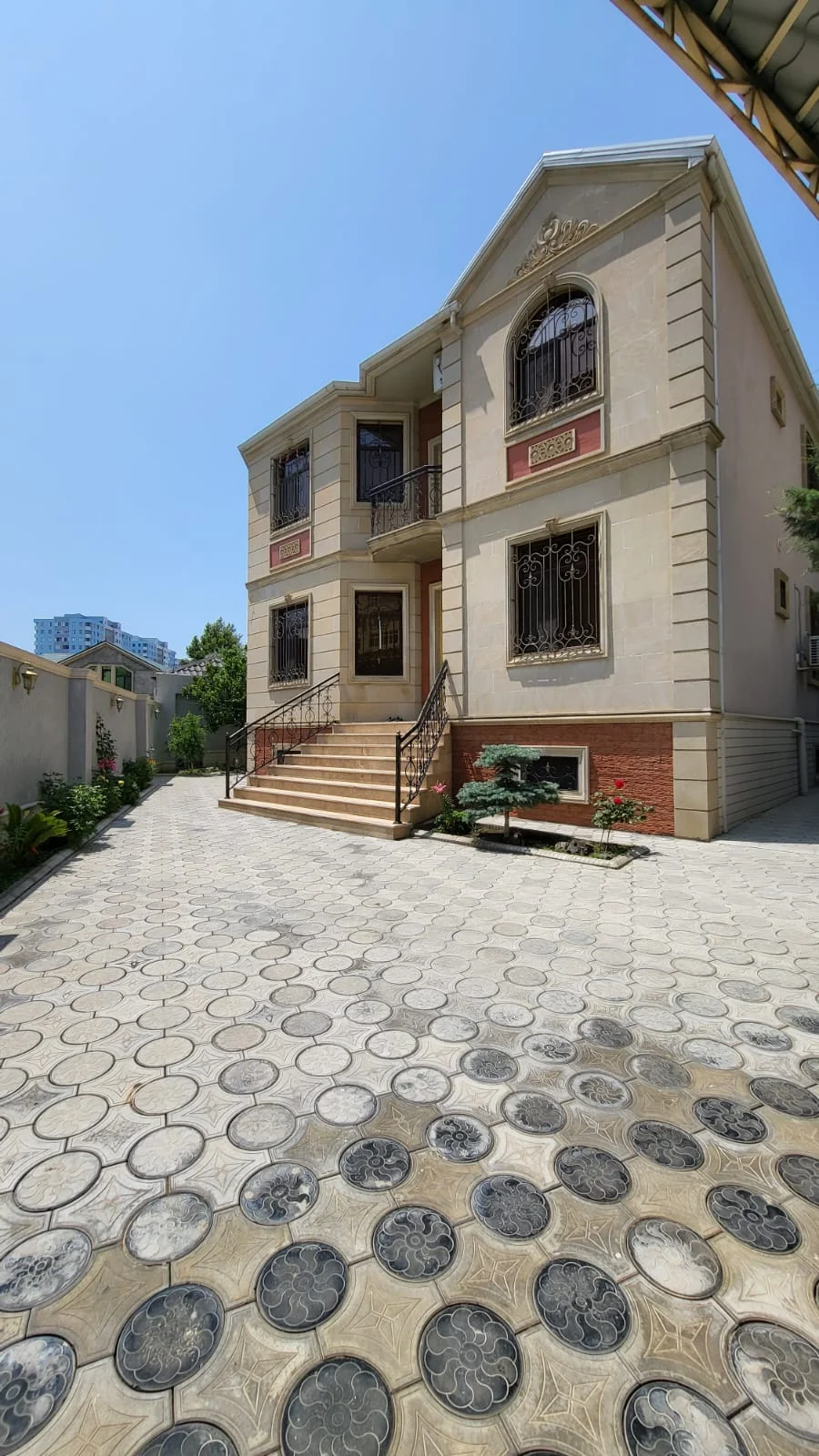 Kirayə 7 otaqlı Həyət evi / Bağ evi 260 m² Səbail r.