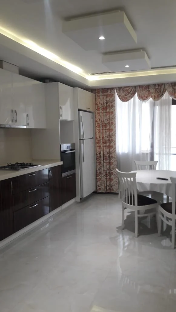 Kirayə 3 otaqlı Mənzil 180 m² Nəsimi r. – şəkil 6
