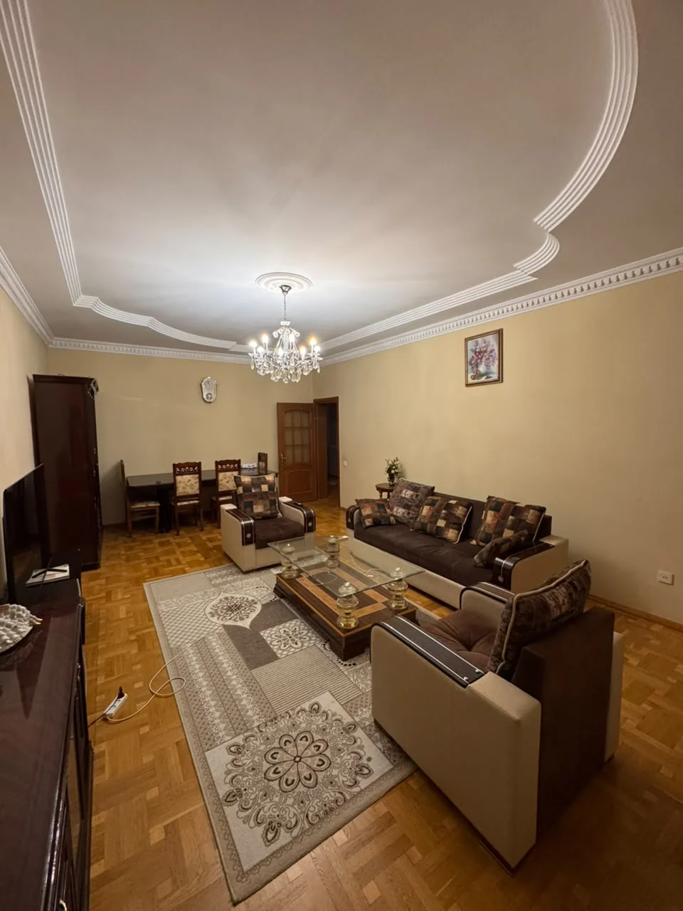 Kirayə 3 otaqlı Mənzil 140 m² Nəsimi r.