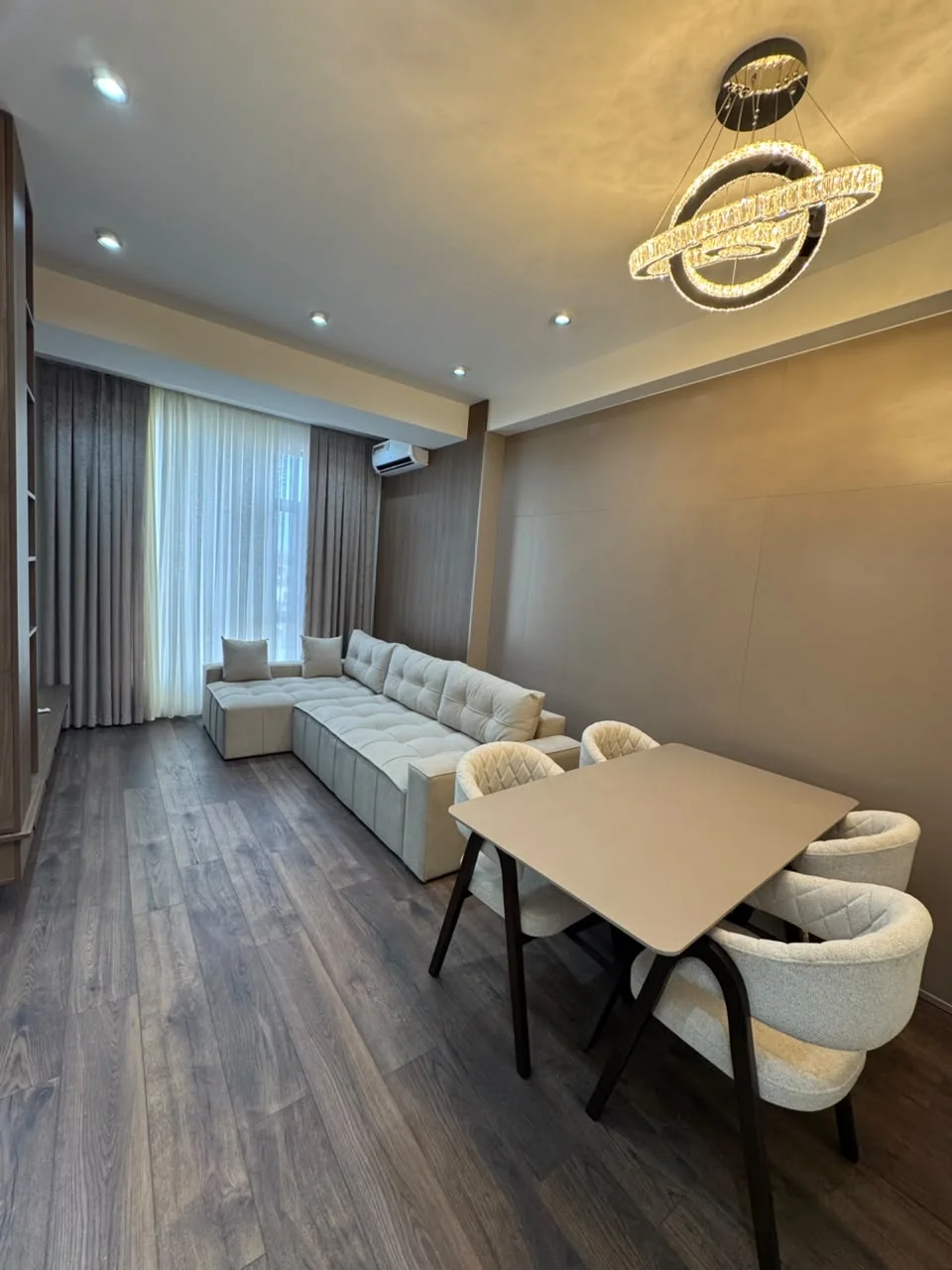 Kirayə 3 otaqlı Mənzil 110 m² Nərimanov r.