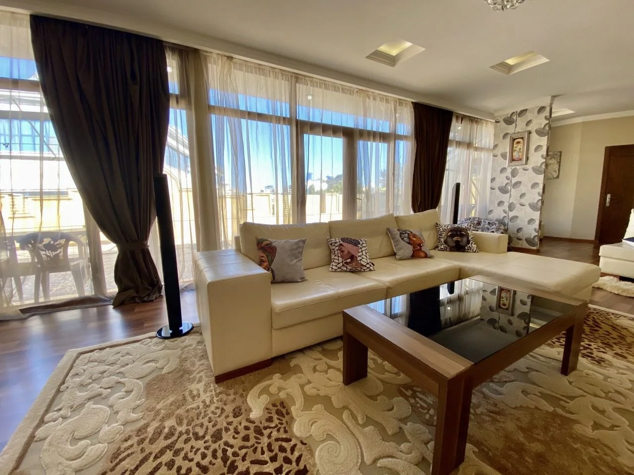 Kirayə 4 otaqlı Ofis 250 m² Səbail r. – şəkil 2