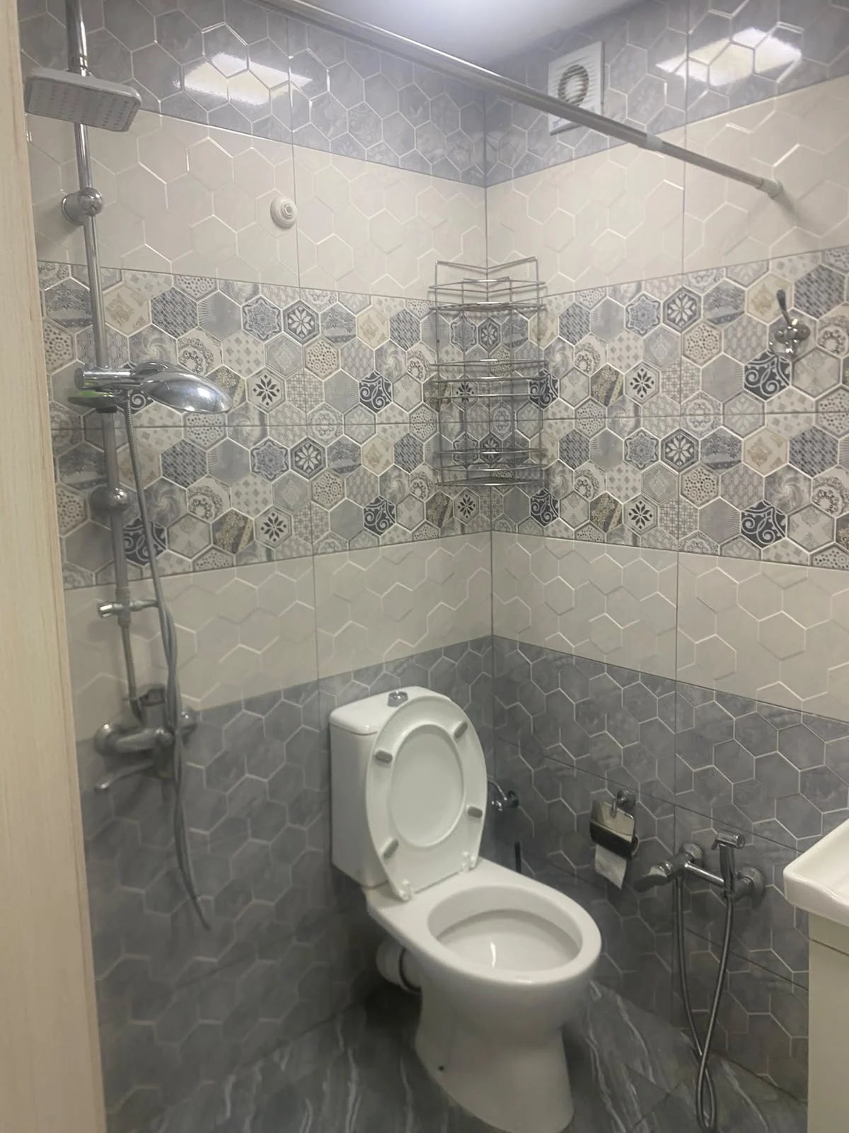 Kirayə 2 otaqlı Mənzil 70 m² Yasamal r. İnşaatçılar m. – şəkil 3