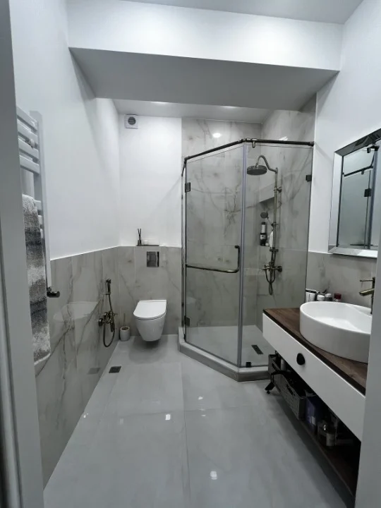 Kirayə 3 otaqlı Mənzil 130 m² Səbail r.
