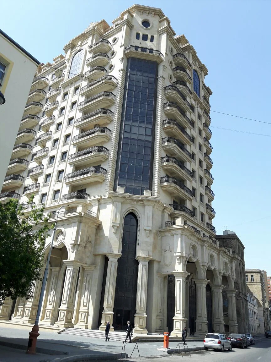 🏡 QIŞ PARKININ YANINDA