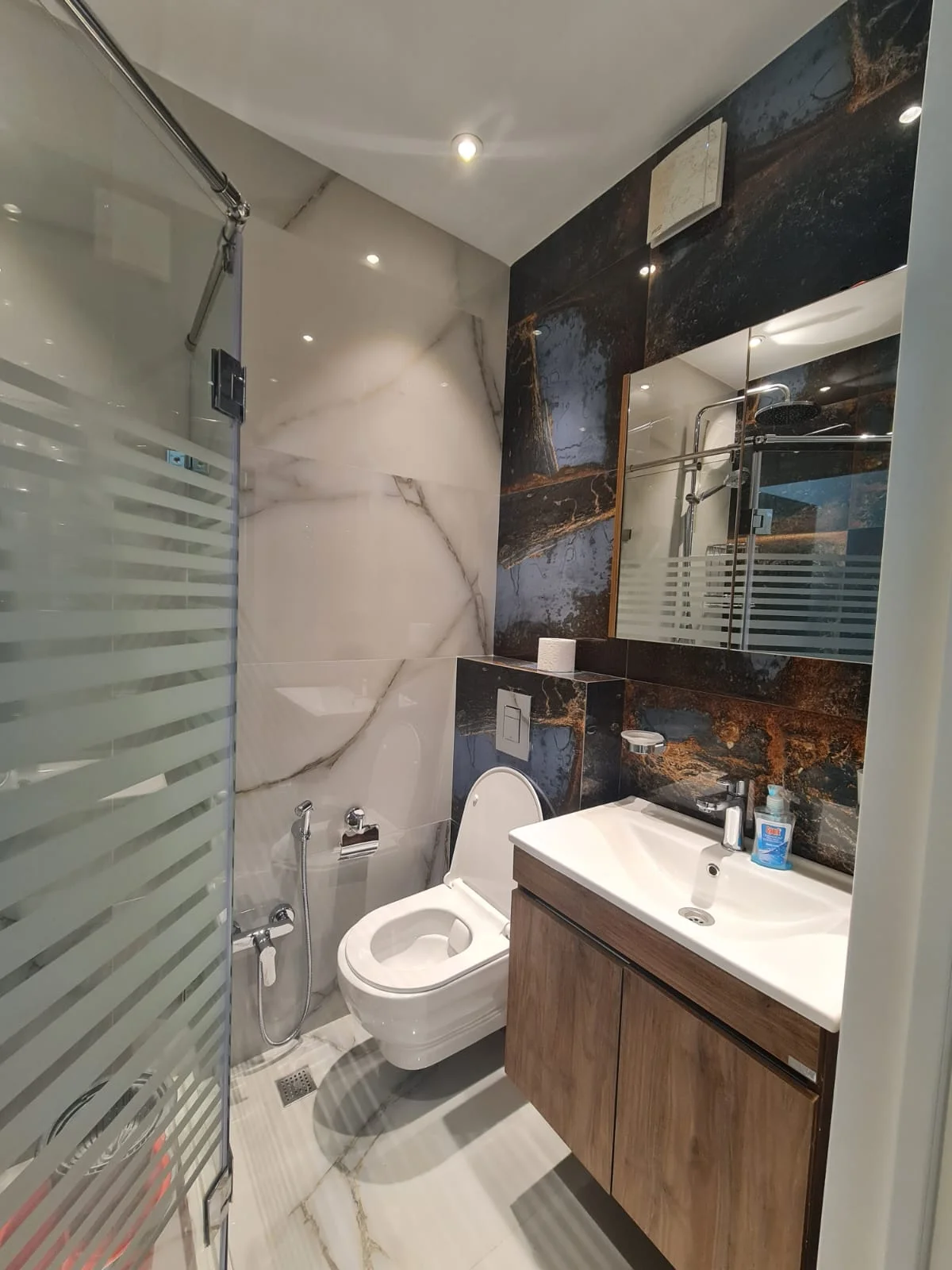 Kirayə 2 otaqlı Mənzil 55 m² Nərimanov r.