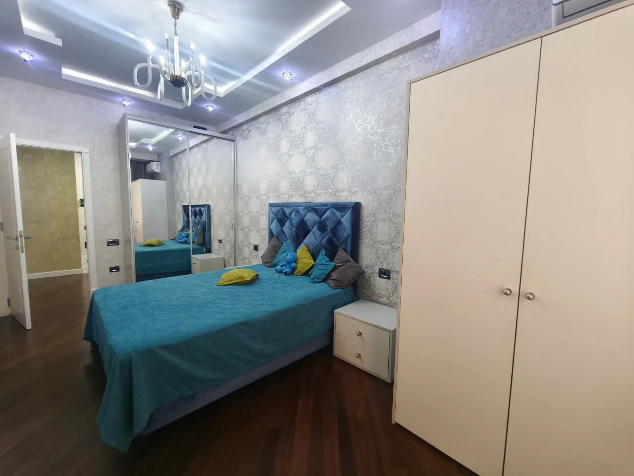 Kirayə 3 otaqlı Mənzil 140 m² Nəsimi r. 28 May m. – şəkil 4
