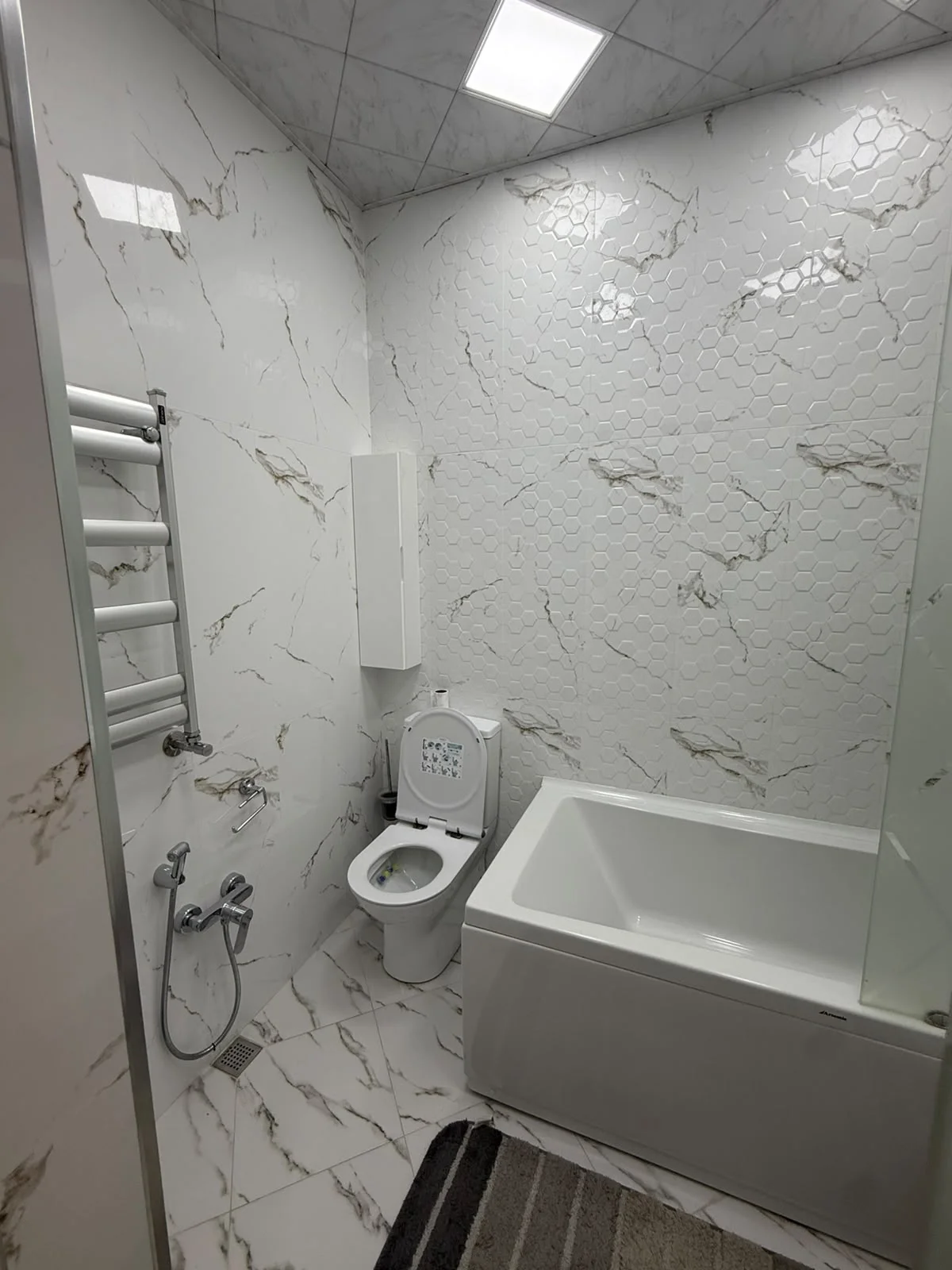 Kirayə 3 otaqlı Mənzil 97 m² Xətai r.