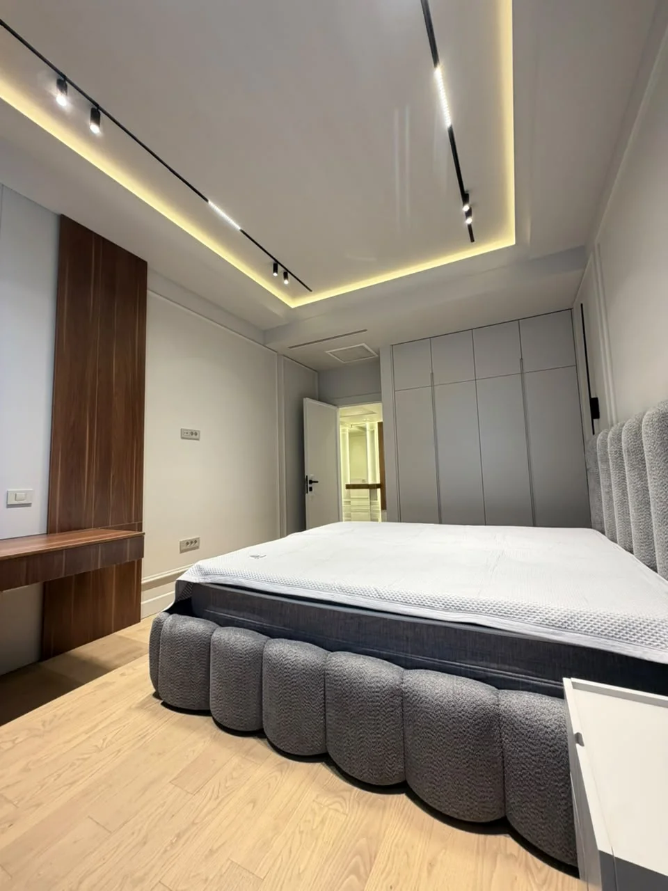 Kirayə 3 otaqlı Mənzil 150 m² Xətai r.