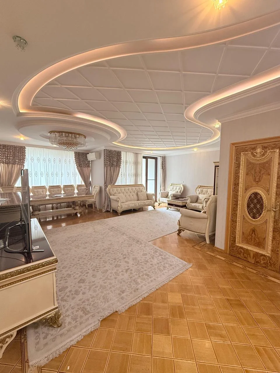 Kirayə 3 otaqlı Mənzil 137 m² Nərimanov r.