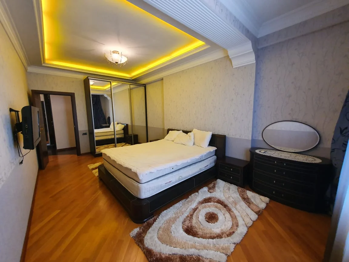 Kirayə 2 otaqlı Mənzil 120 m² Nəsimi r.