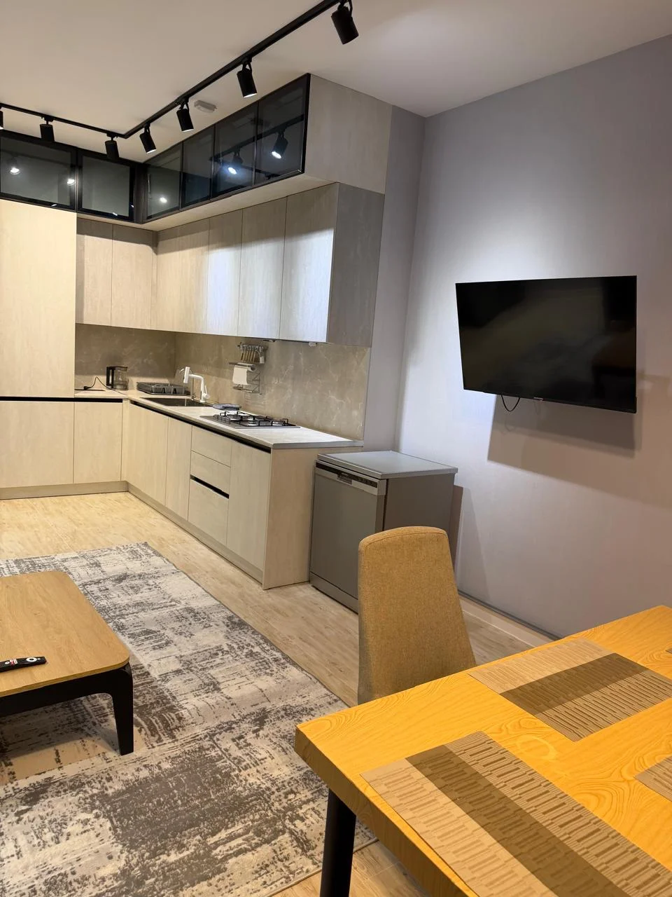 Kirayə 3 otaqlı Mənzil 110 m² Xətai r.