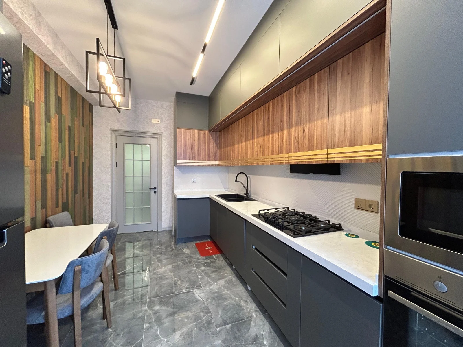 Kirayə 3 otaqlı Mənzil 158 m² Xətai r.