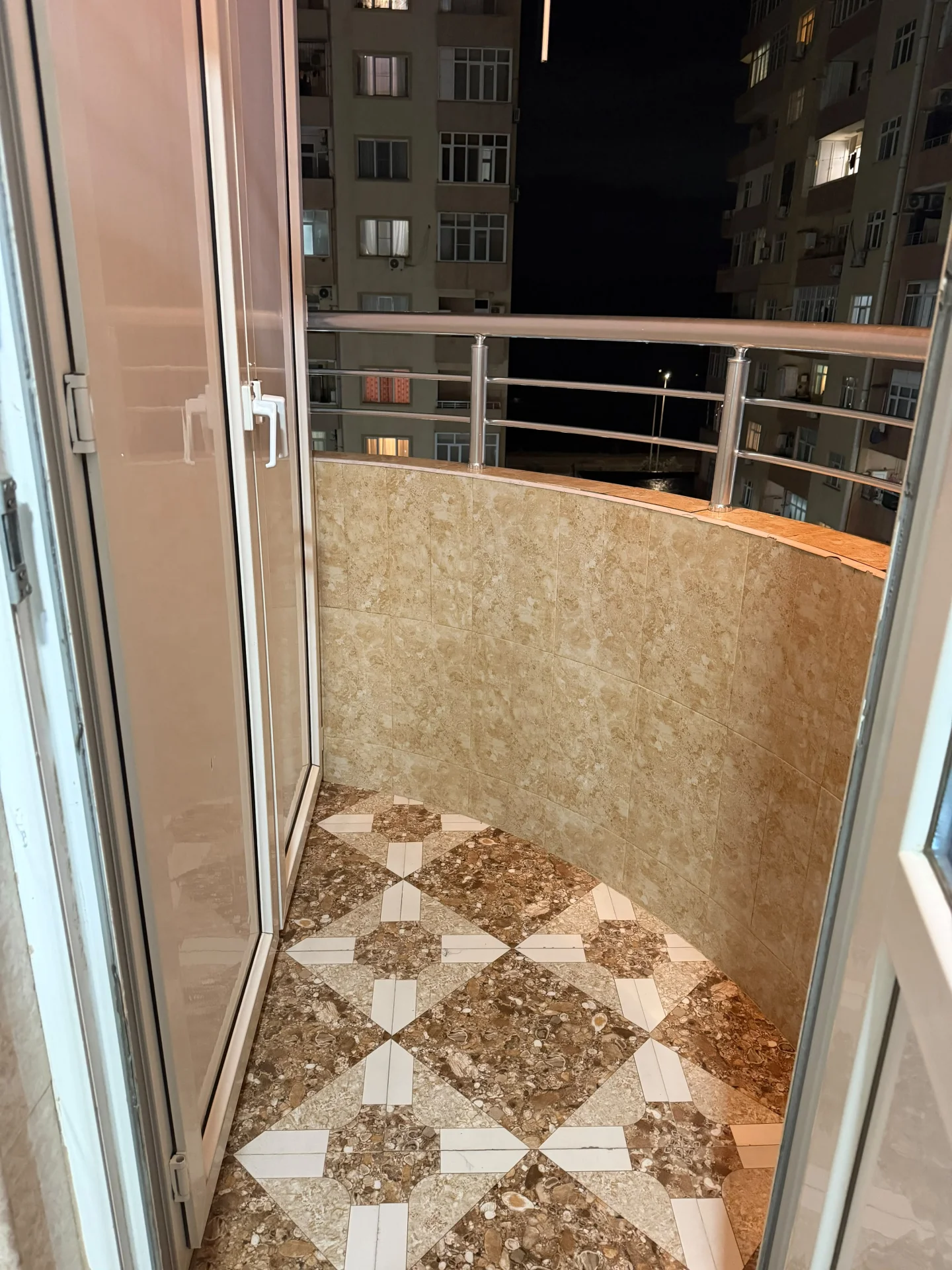 Satılır 3 otaqlı Mənzil 70 m² Yasamal r. Yeni Yasamal q. İnşaatçılar m. – şəkil 3