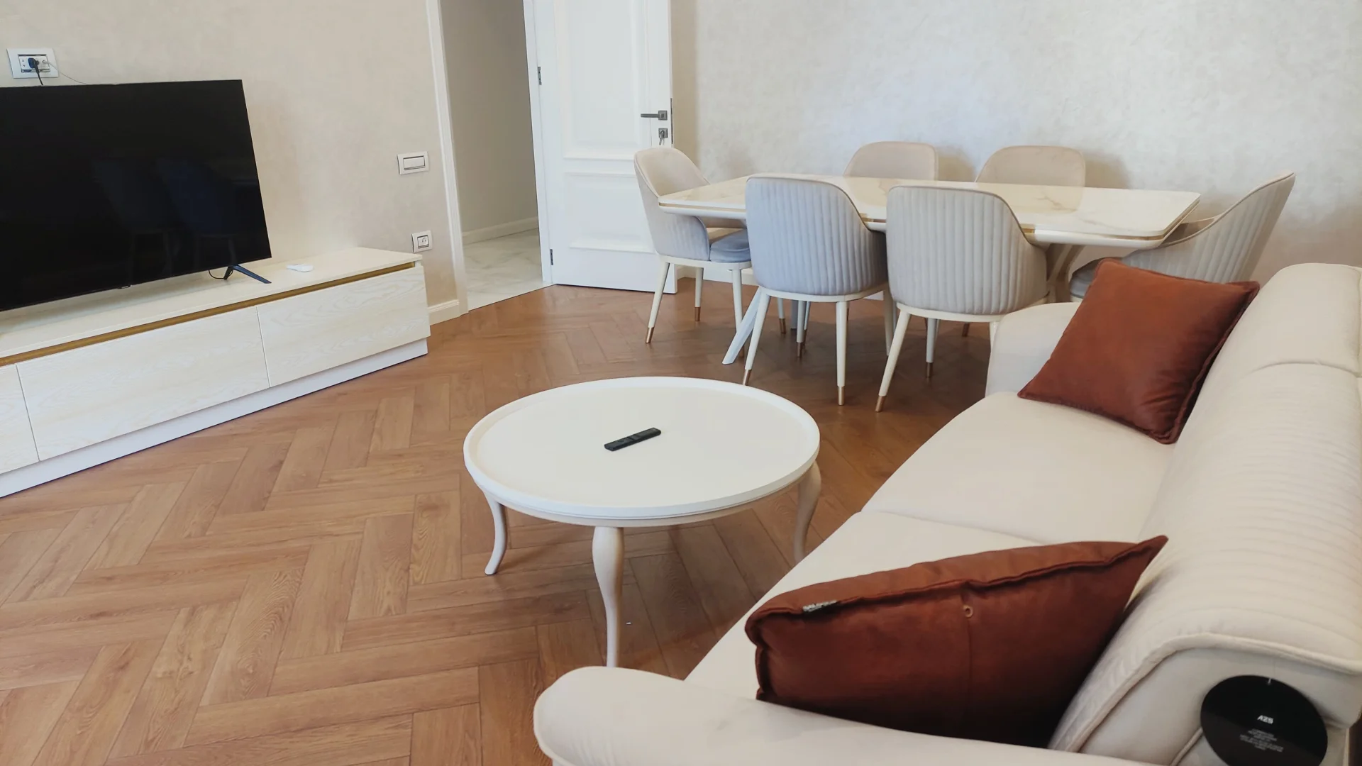 Kirayə 3 otaqlı Mənzil 120 m² Xətai r.