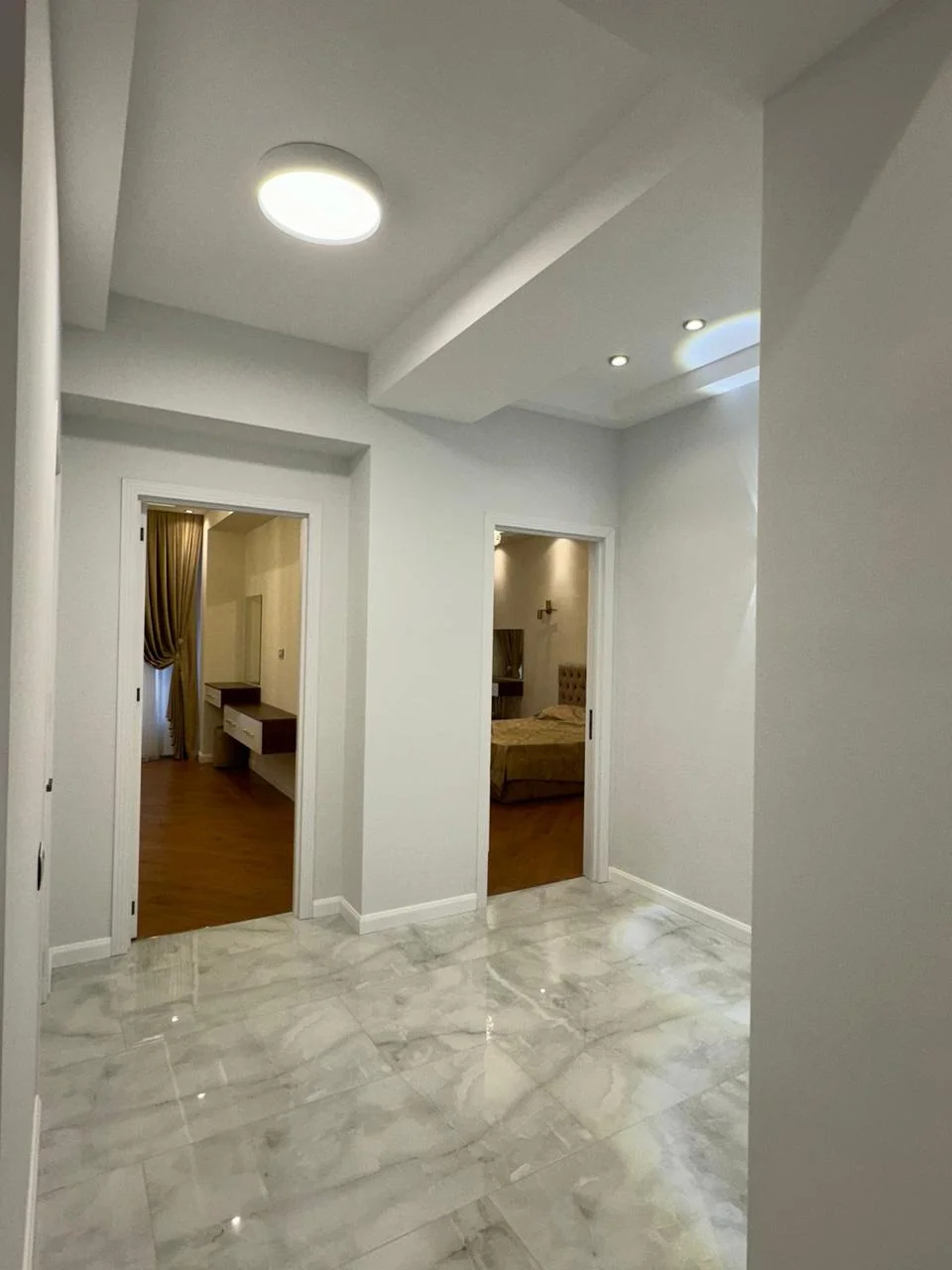 Kirayə 3 otaqlı Mənzil 120 m² Xətai r.