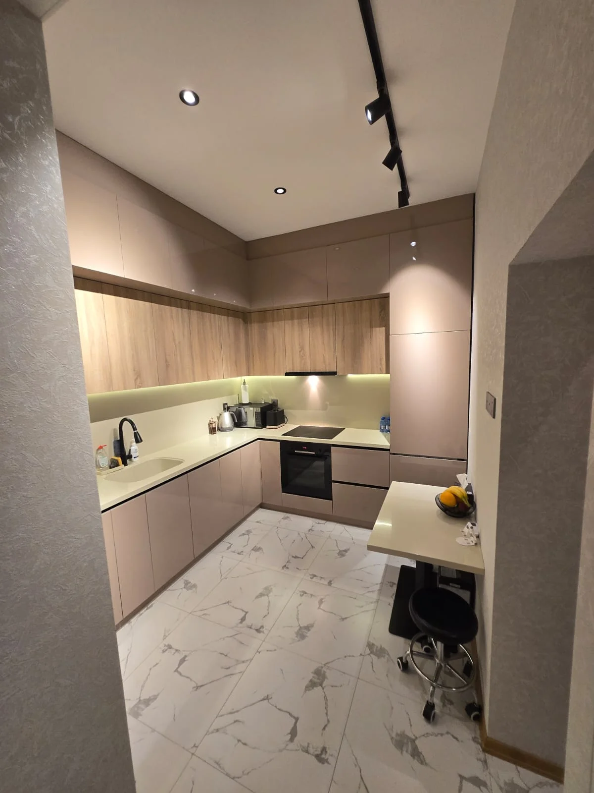 Kirayə 2 otaqlı Mənzil 80 m² Səbail r.
