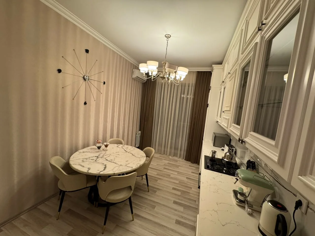 Kirayə 3 otaqlı Mənzil 120 m² Nəsimi r.
