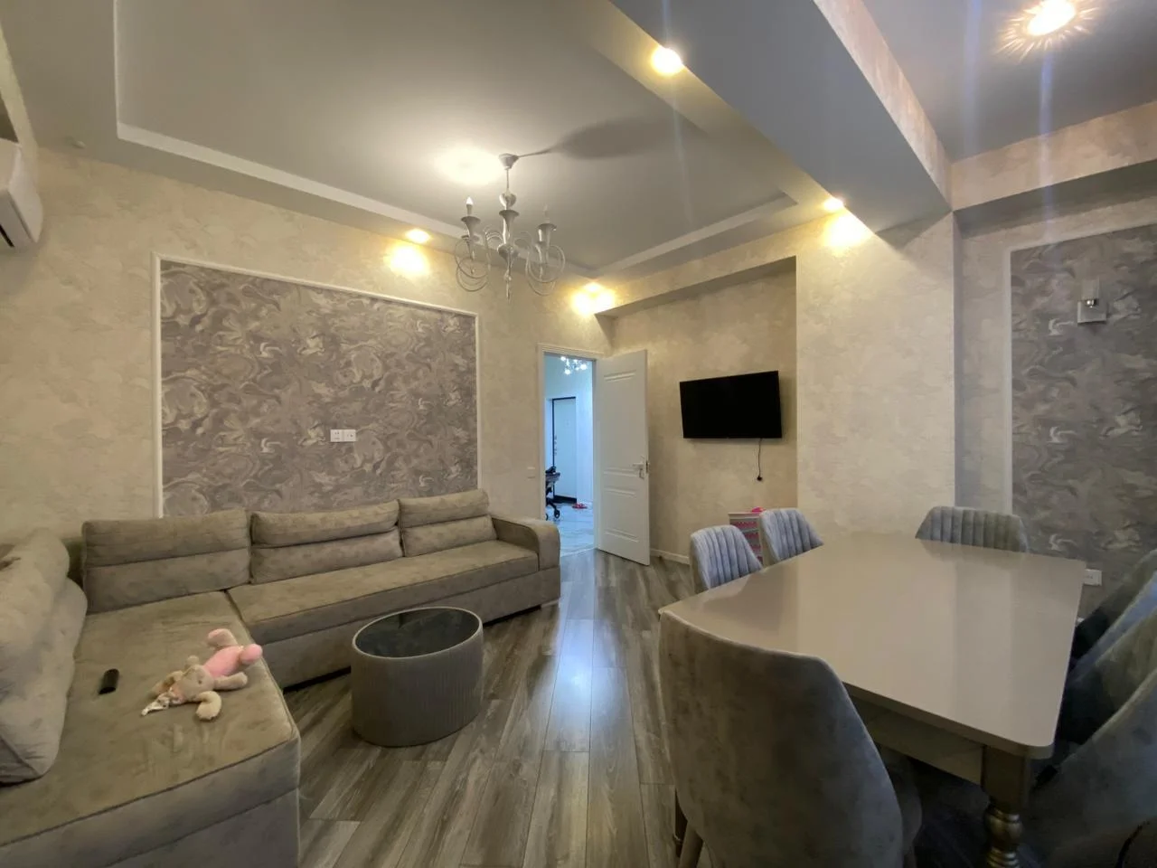 Kirayə 3 otaqlı Mənzil 77 m² Nizami r.
