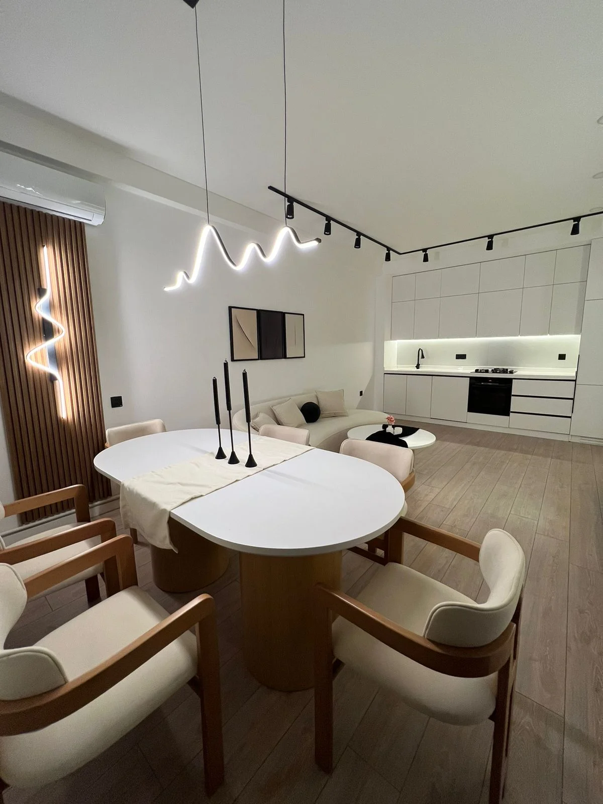 Kirayə 3 otaqlı Mənzil 95 m² Xətai r.