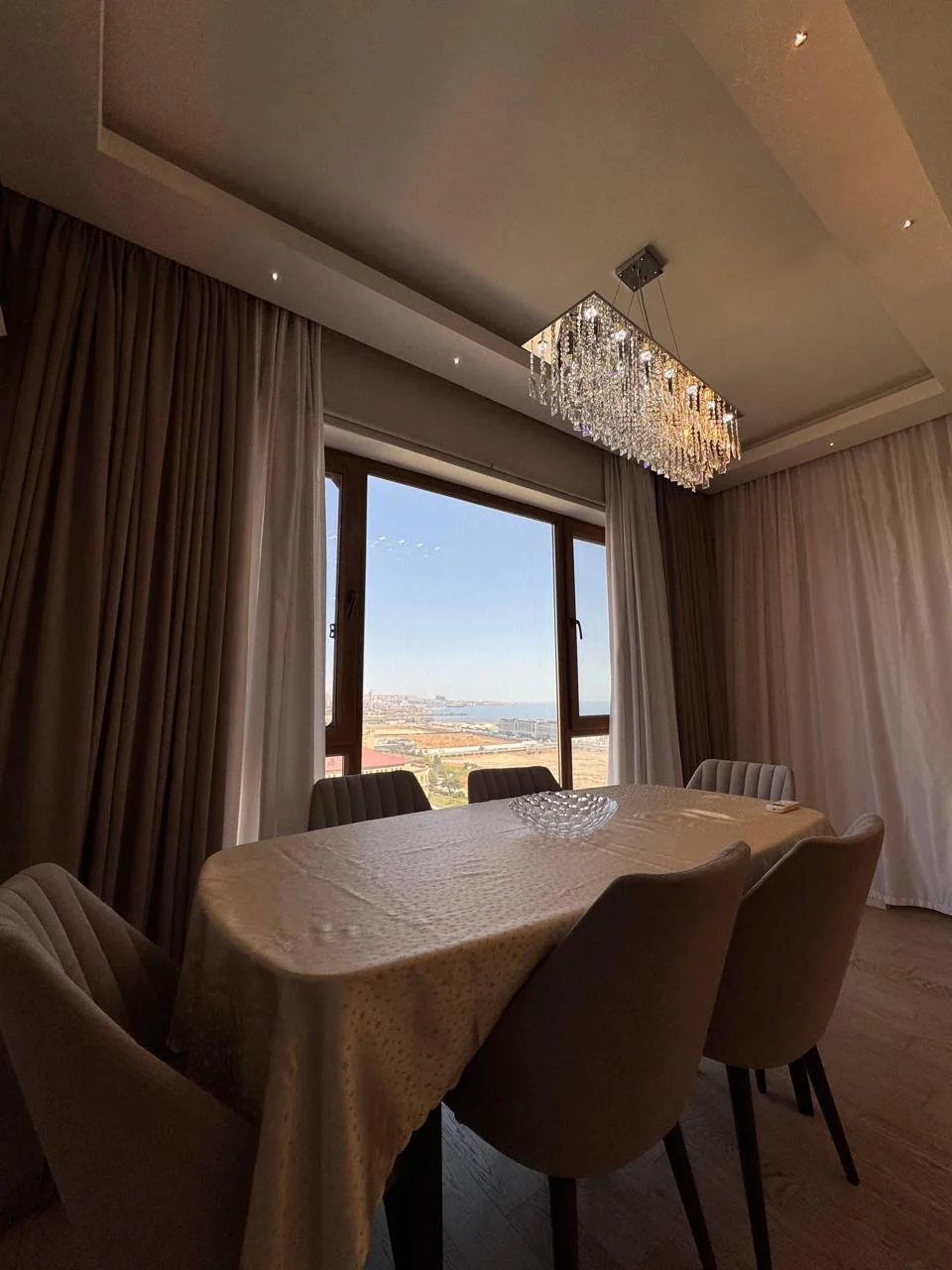 Kirayə 3 otaqlı Mənzil 119 m² Nəsimi r.