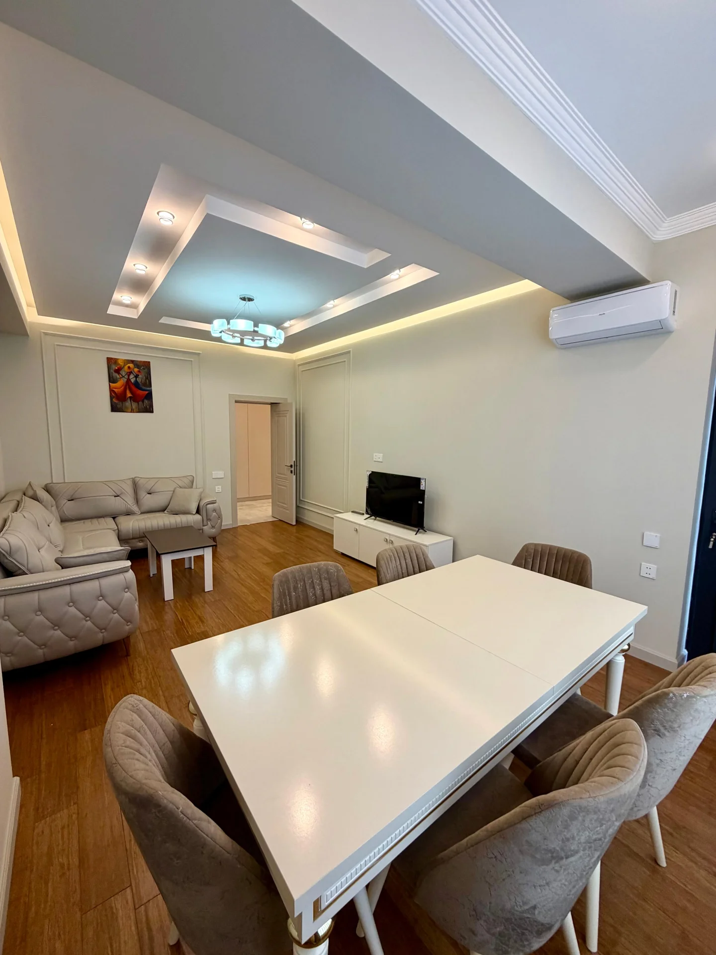 Kirayə 2 otaqlı Mənzil 90 m² Nəsimi r. – şəkil 1