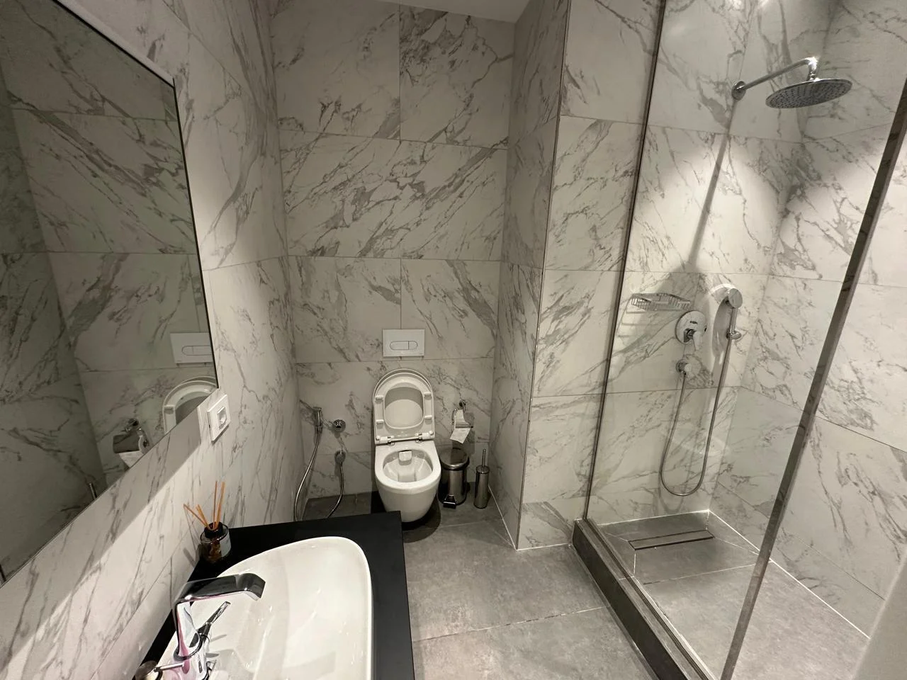 Kirayə 3 otaqlı Mənzil 111 m² Xətai r.