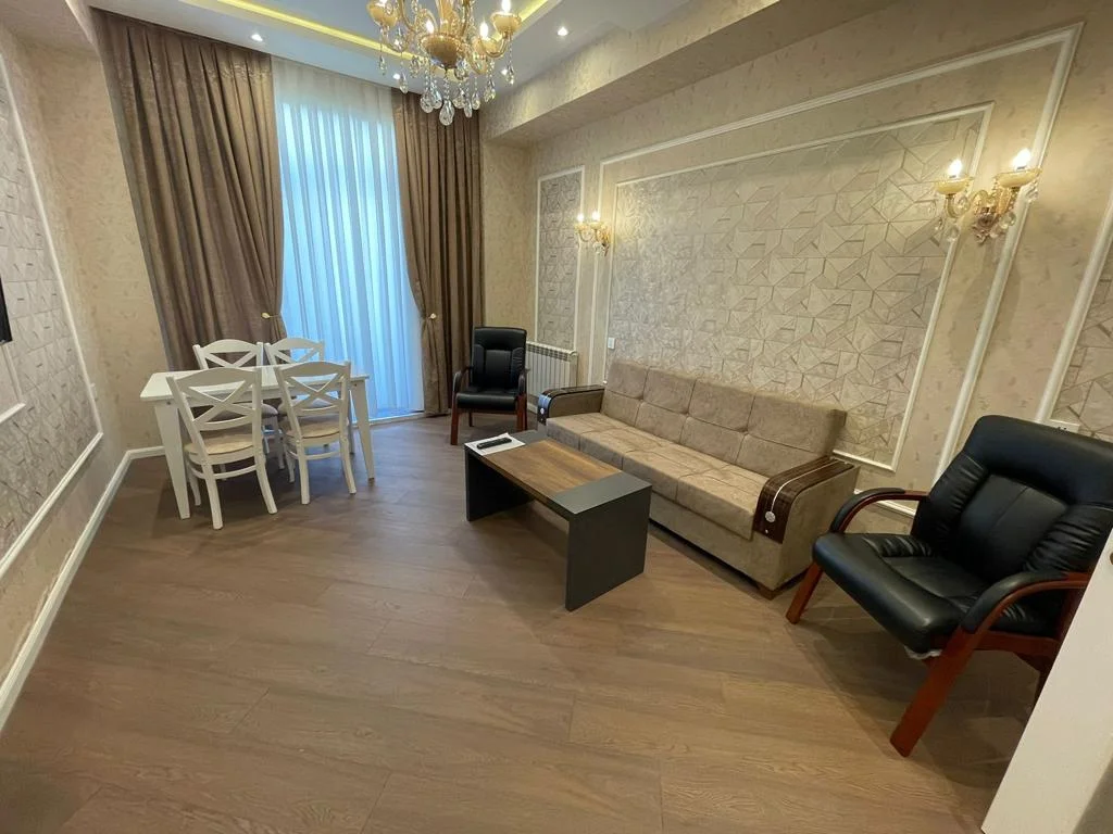 Kirayə 2 otaqlı Mənzil 85 m² Xətai r.