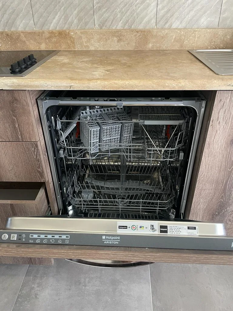 Kirayə 4 otaqlı Mənzil 184 m² Xətai r.