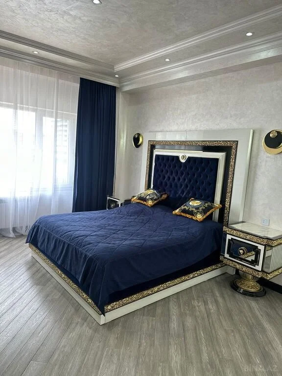 Kirayə 3 otaqlı Mənzil 140 m² Xətai r.