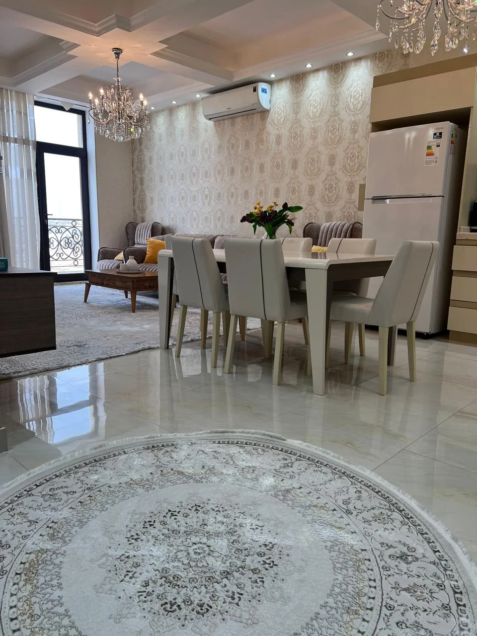 Kirayə 3 otaqlı Mənzil 100 m² Xətai r.
