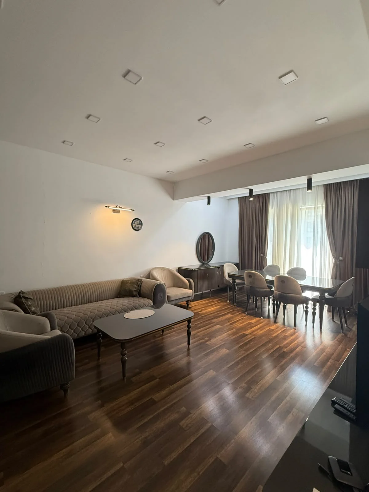 Kirayə 3 otaqlı Mənzil 97 m² Xətai r.