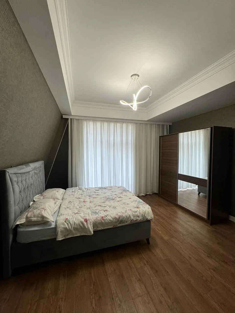 Kirayə 4 otaqlı Mənzil 150 m² Xətai r.