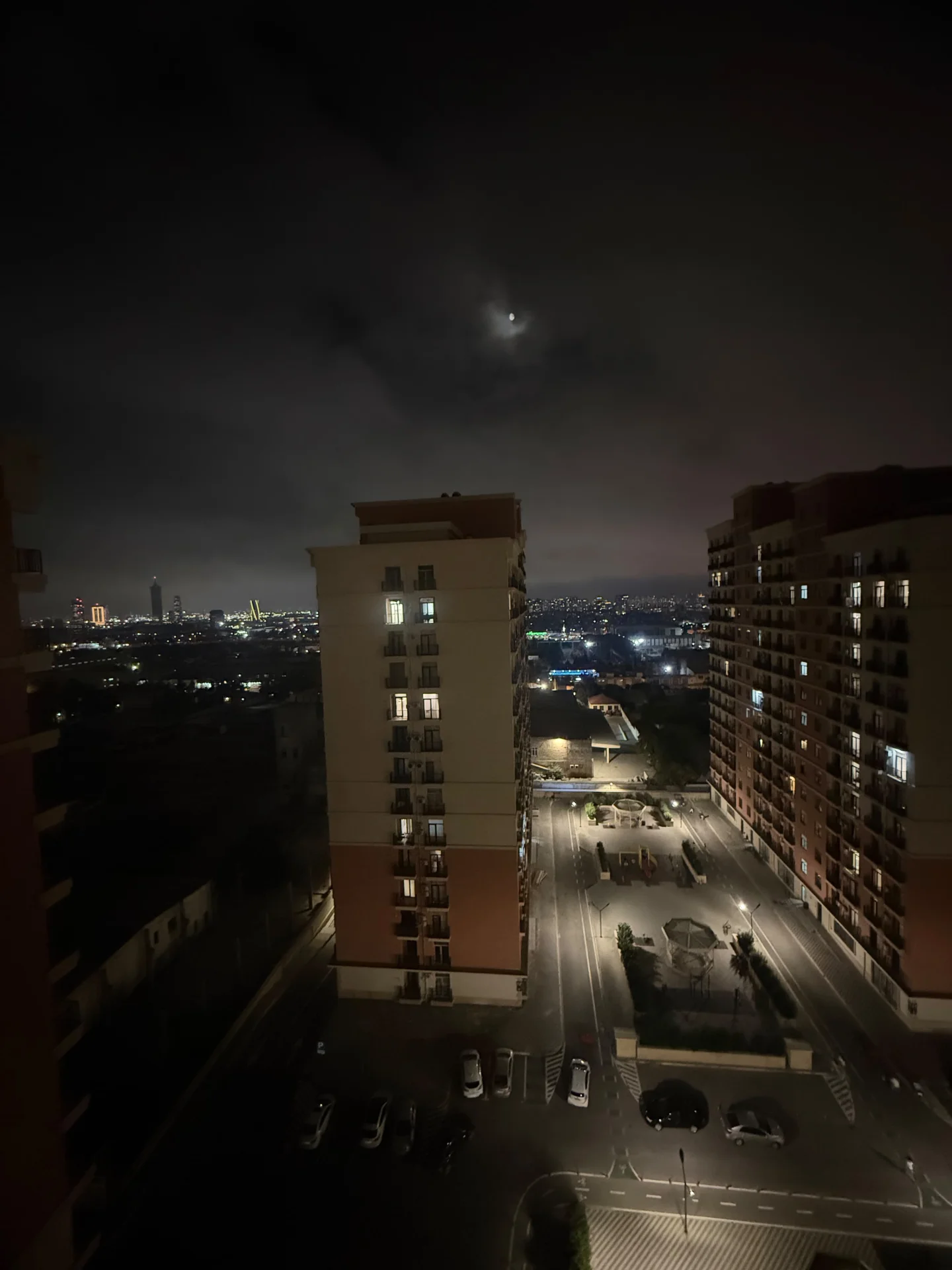Kirayə 2 otaqlı Mənzil 70 m² Binəqədi r.
