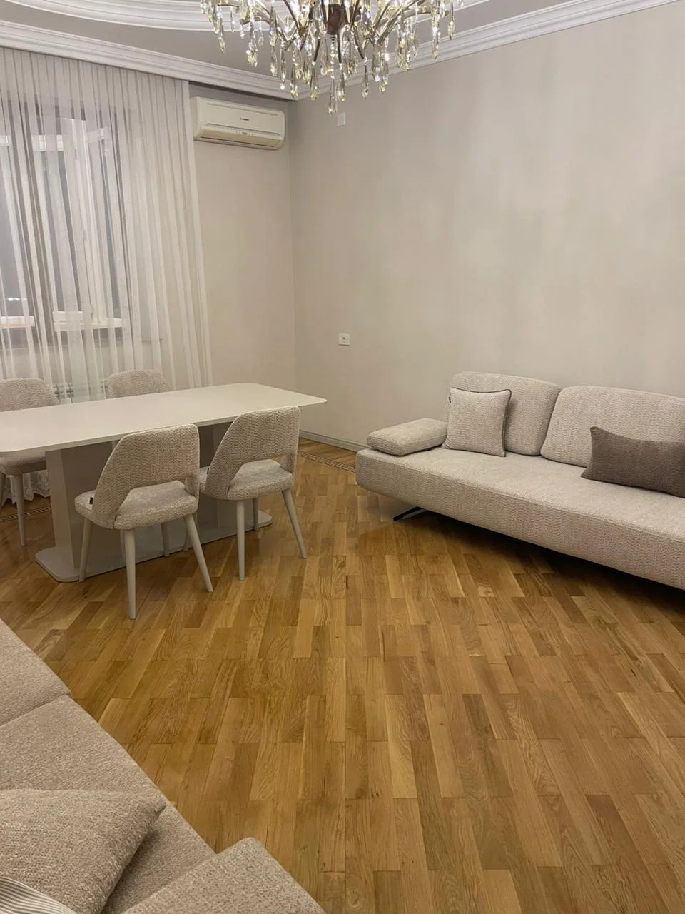 Kirayə 2 otaqlı Mənzil 91 m² Nərimanov r. – şəkil 1