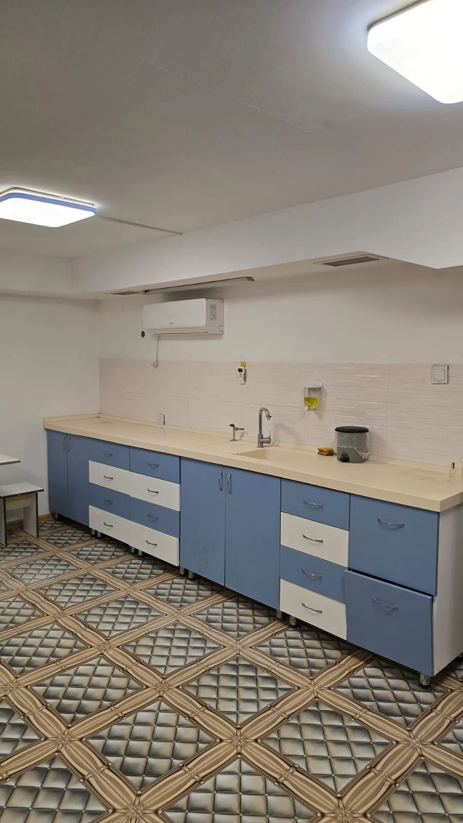 Kirayə 1 otaqlı Mənzil 40 m² Yasamal r. Elmlər Akademiyası m. – şəkil 2