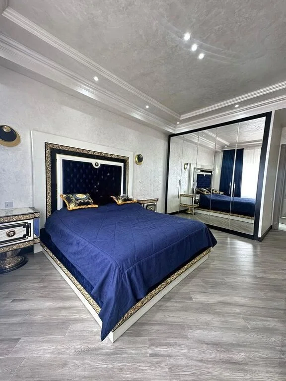 Kirayə 3 otaqlı Mənzil 140 m² Xətai r.