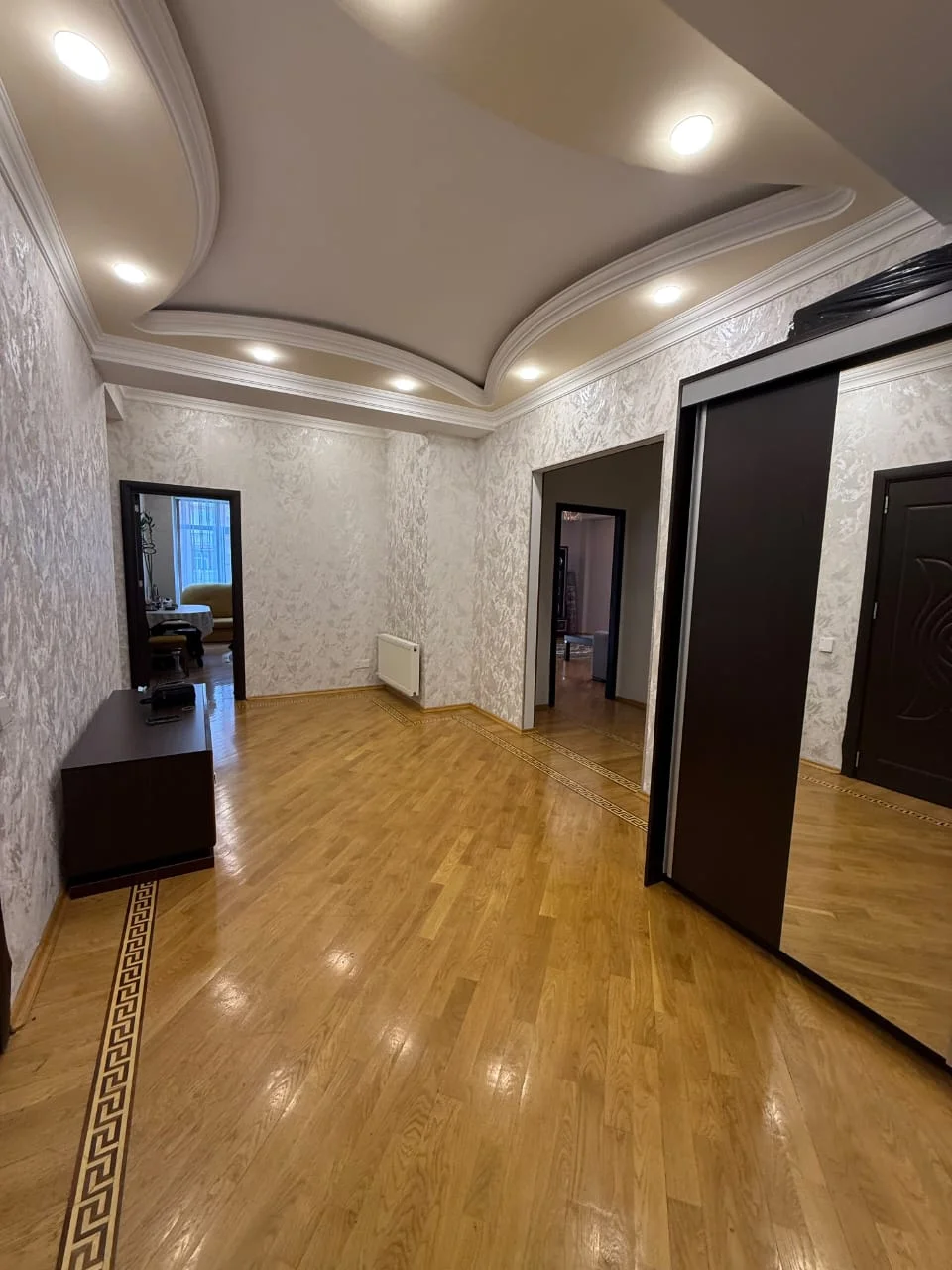 Kirayə 3 otaqlı Mənzil 130 m² Nərimanov r.