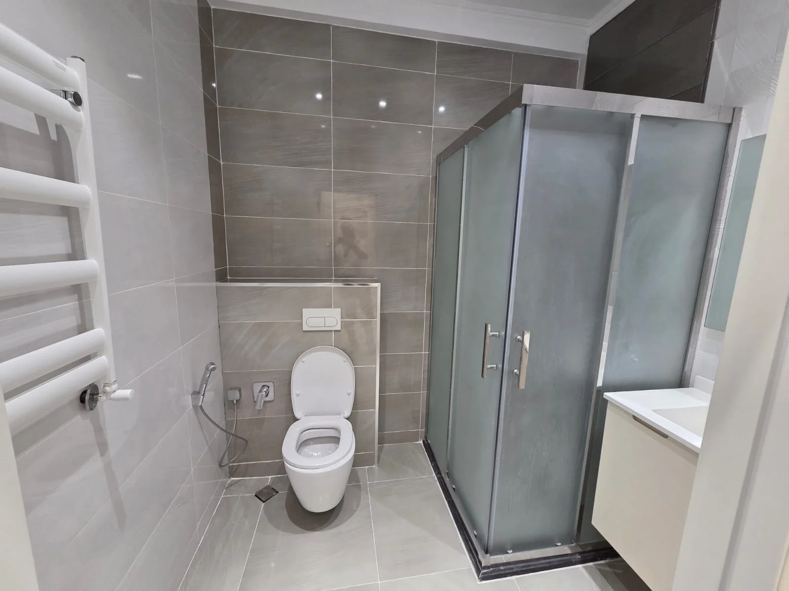 Kirayə 2 otaqlı Mənzil 55 m² Nəsimi r.