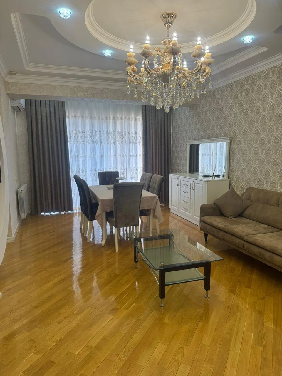 Kirayə 2 otaqlı Mənzil 79 m² Xətai r.