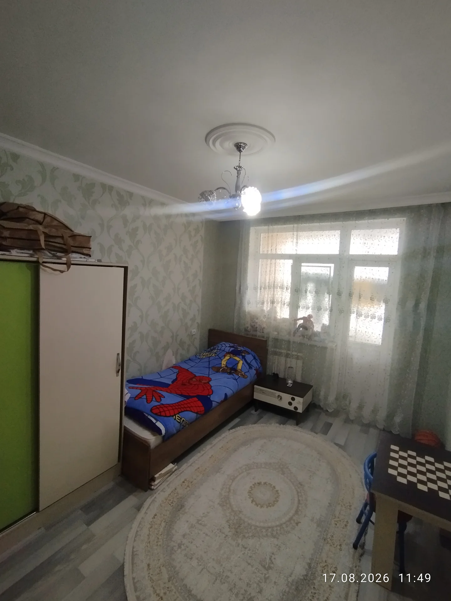 Təcili satılır İşiqli,geniş, təmirl