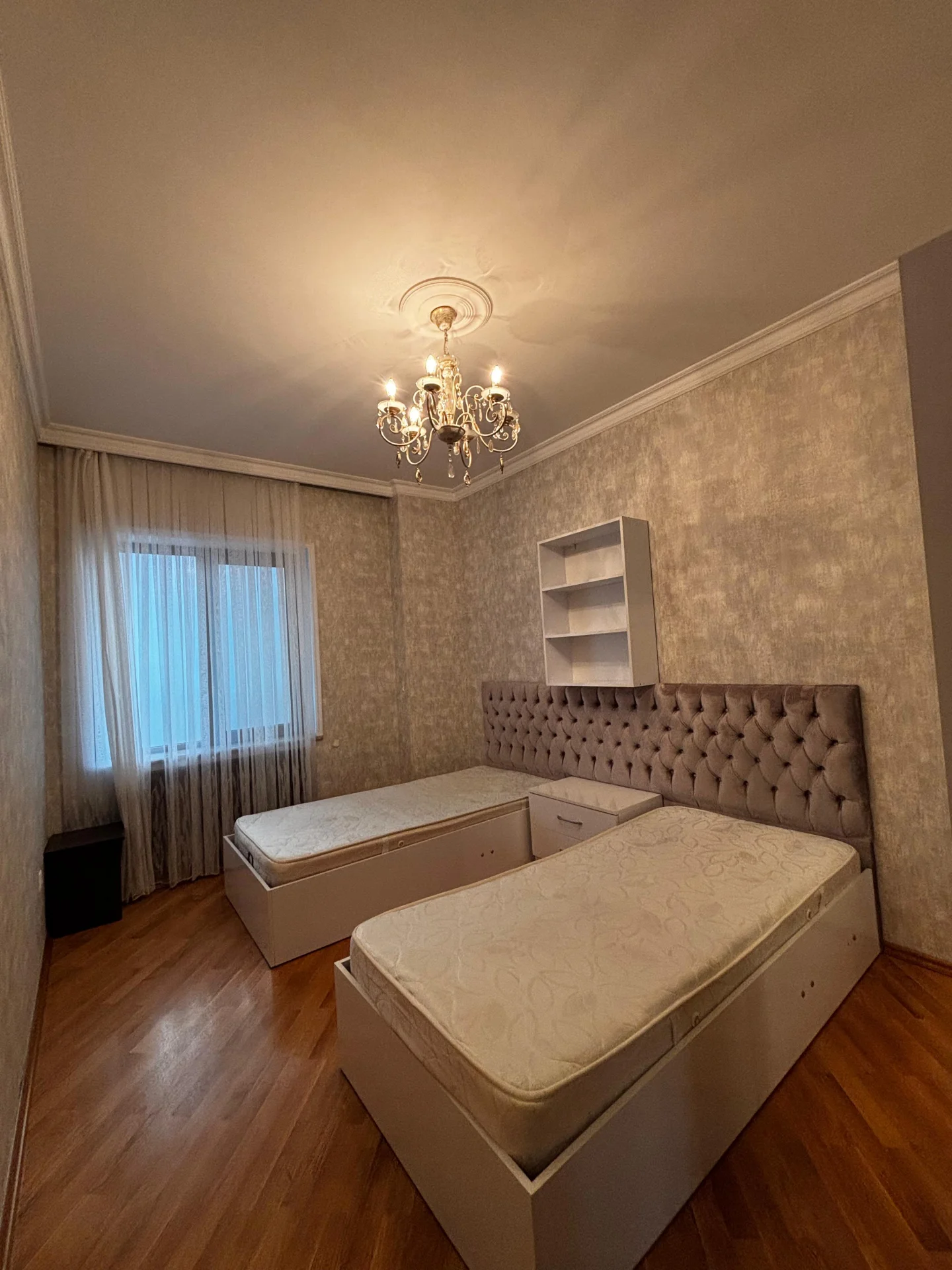 Kirayə 3 otaqlı Mənzil 135 m² Nərimanov r.