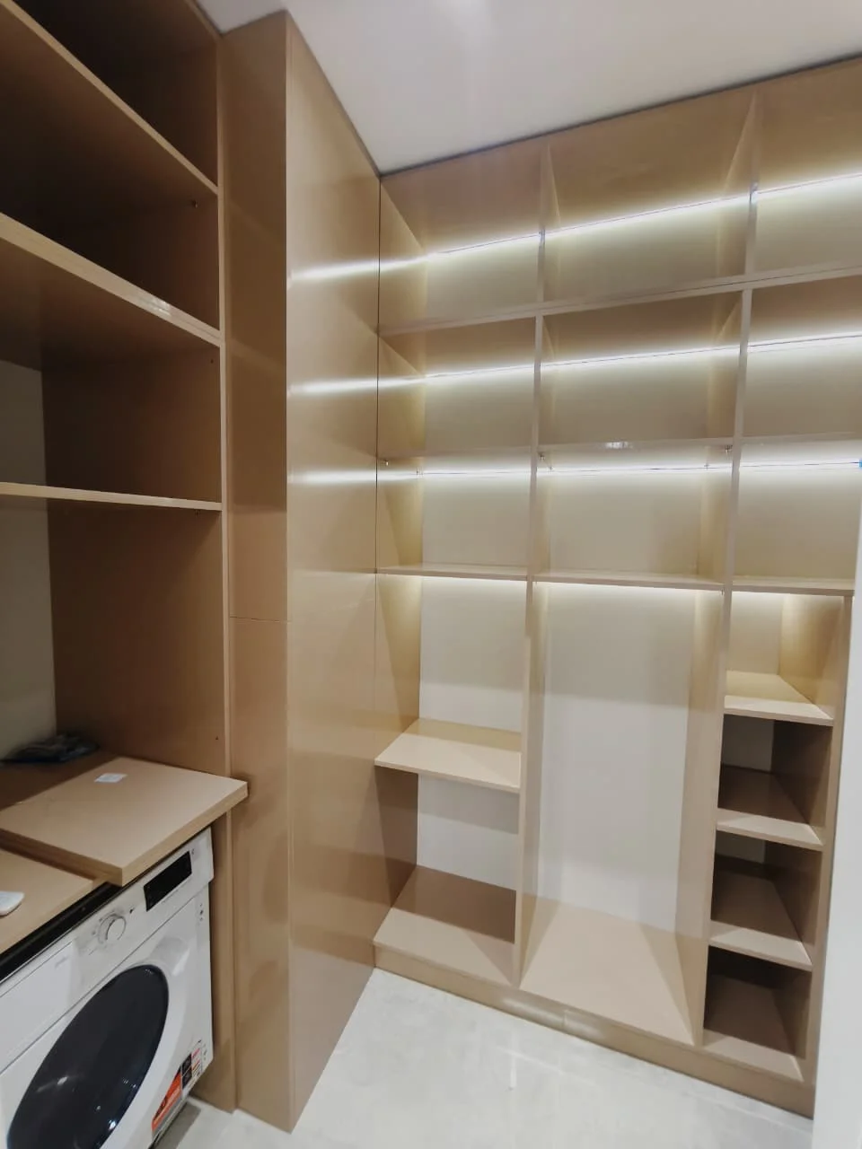 Kirayə 3 otaqlı Mənzil 140 m² Xətai r.