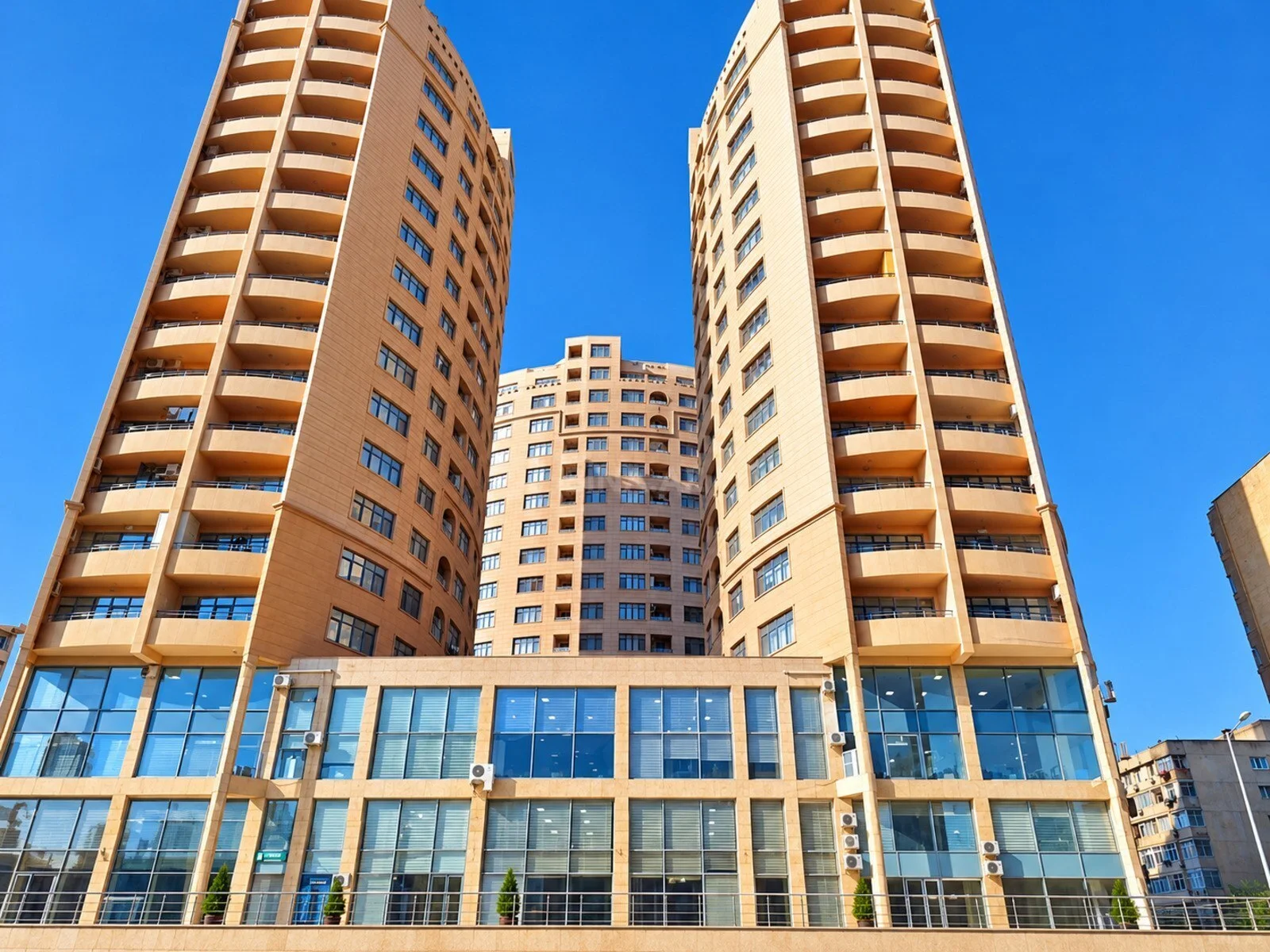 Satılır 2 otaqlı Mənzil 55 m² Yasamal r. Elmlər Akademiyası m. – şəkil 2
