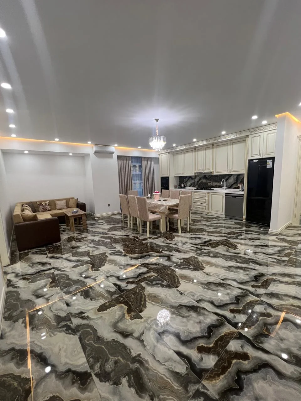 Kirayə 4 otaqlı Mənzil 178 m² Yasamal r. – şəkil 3
