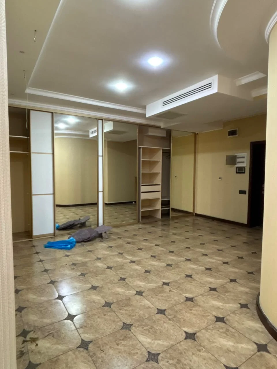 Kiralık 3 odalı Ofis 190 m² Yasamal ilçesi Nizami metro – şəkil 2