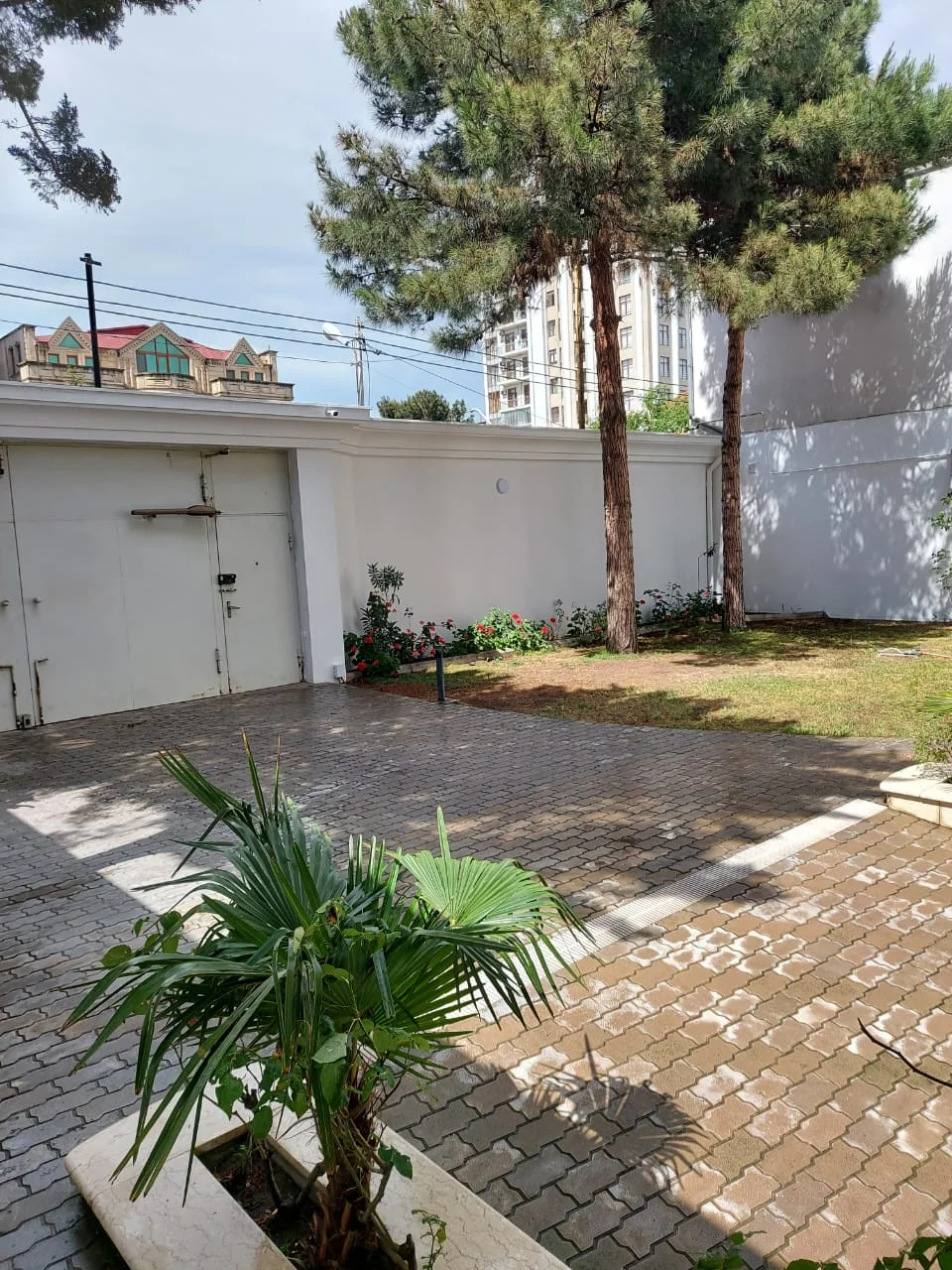 Kirayə 9 otaqlı Həyət evi / Bağ evi 700 m² Nəsimi r.