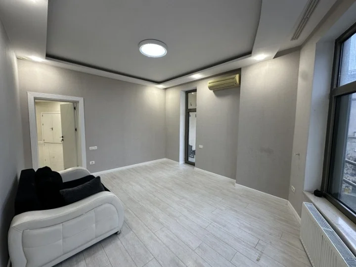 Kirayə 5 otaqlı Ofis 225 m² Yasamal r. Elmlər Akademiyası m. – şəkil 7