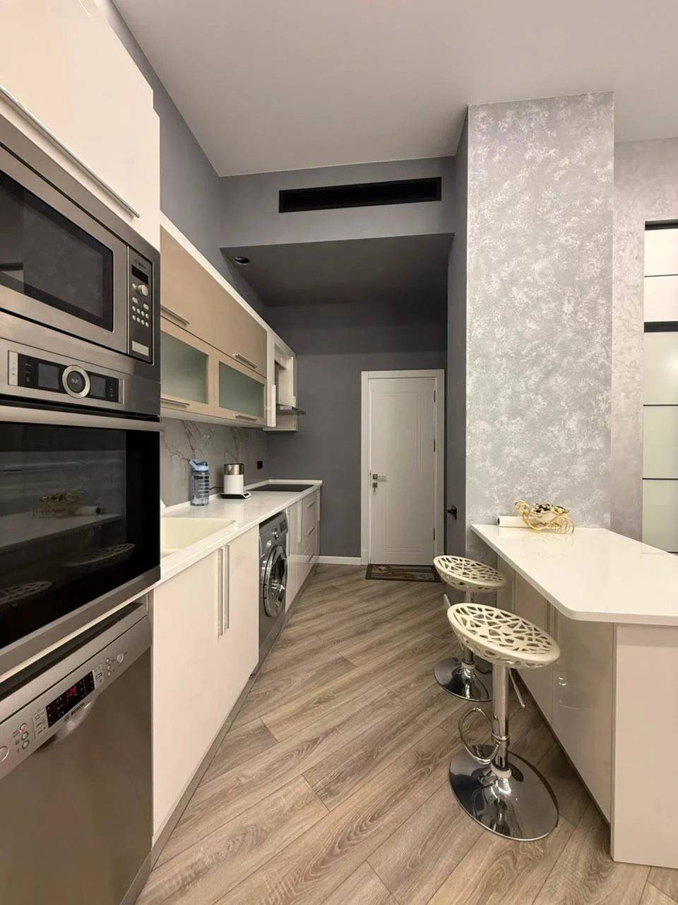 Kirayə 2 otaqlı Mənzil 60 m² Xətai r.