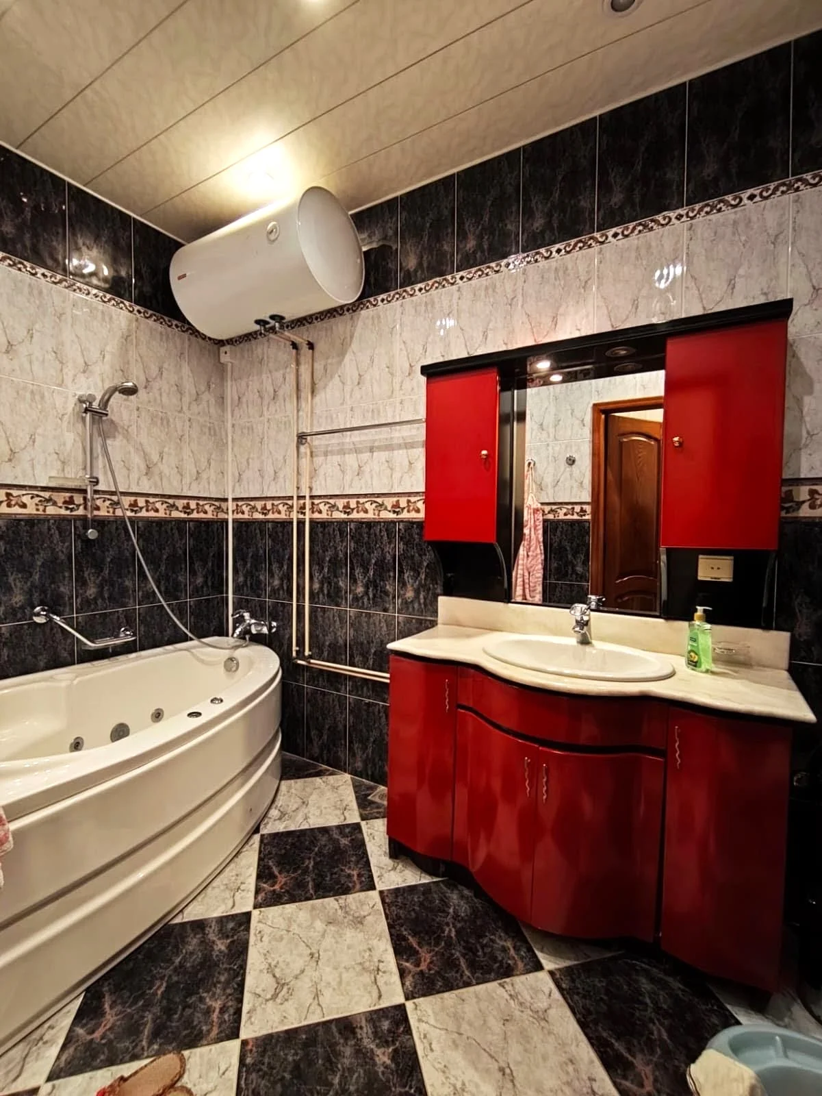 Kirayə 4 otaqlı Mənzil 200 m² Nəsimi r.